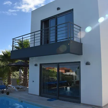 Exclusieve Met Zeezicht En Privezwembad In Atalaia לוריניה