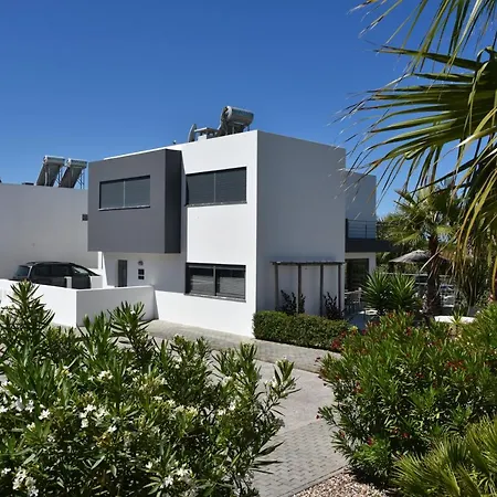 Exclusieve Met Zeezicht En Privezwembad In Atalaia וילה *