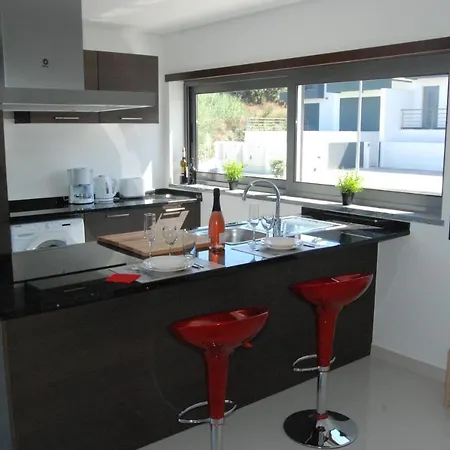 Villa Exclusieve Met Zeezicht En Privezwembad In Atalaia 'villa Salvatore' Lourinha (Lisbon)