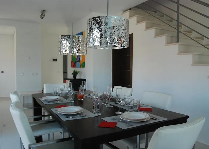 Exclusieve Met Zeezicht En Privézwembad In Atalaia